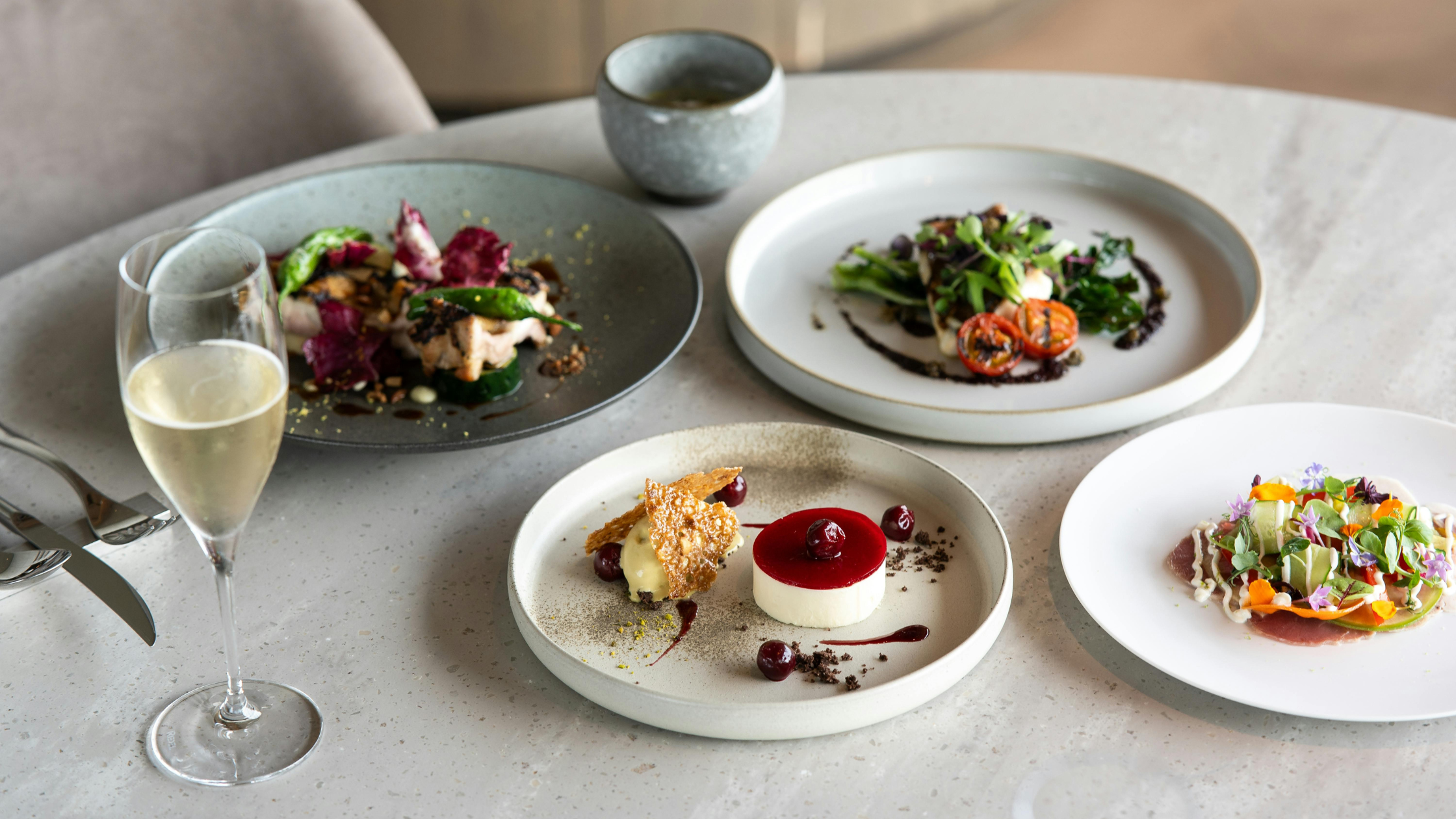 Scopri come comunicare il valore dei brand food & beverage premium. Strategia, brand identity e contenuti per distinguerti dalla concorrenza e attrarre il pubblico giusto